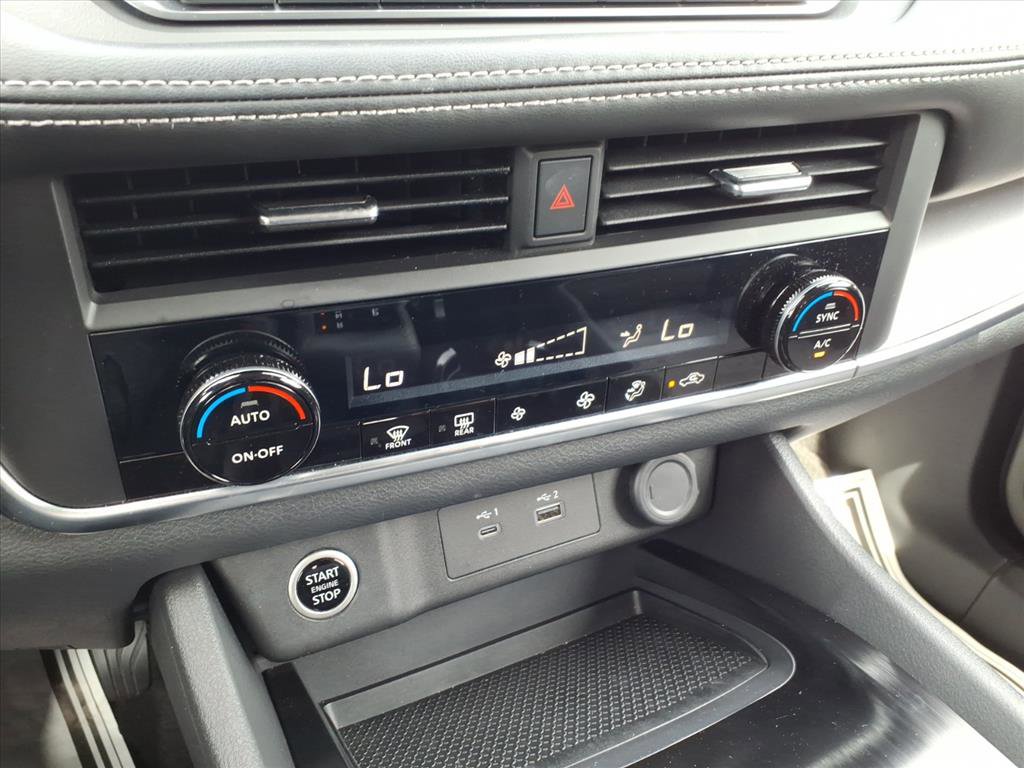 Certified 2023 Nissan Rogue SV image 27