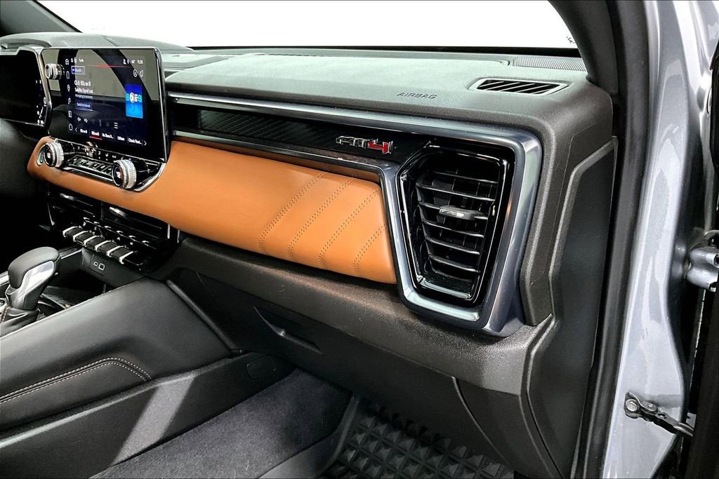 Used 2025 GMC Canyon AT4 w/ Technology Plus Package image 19