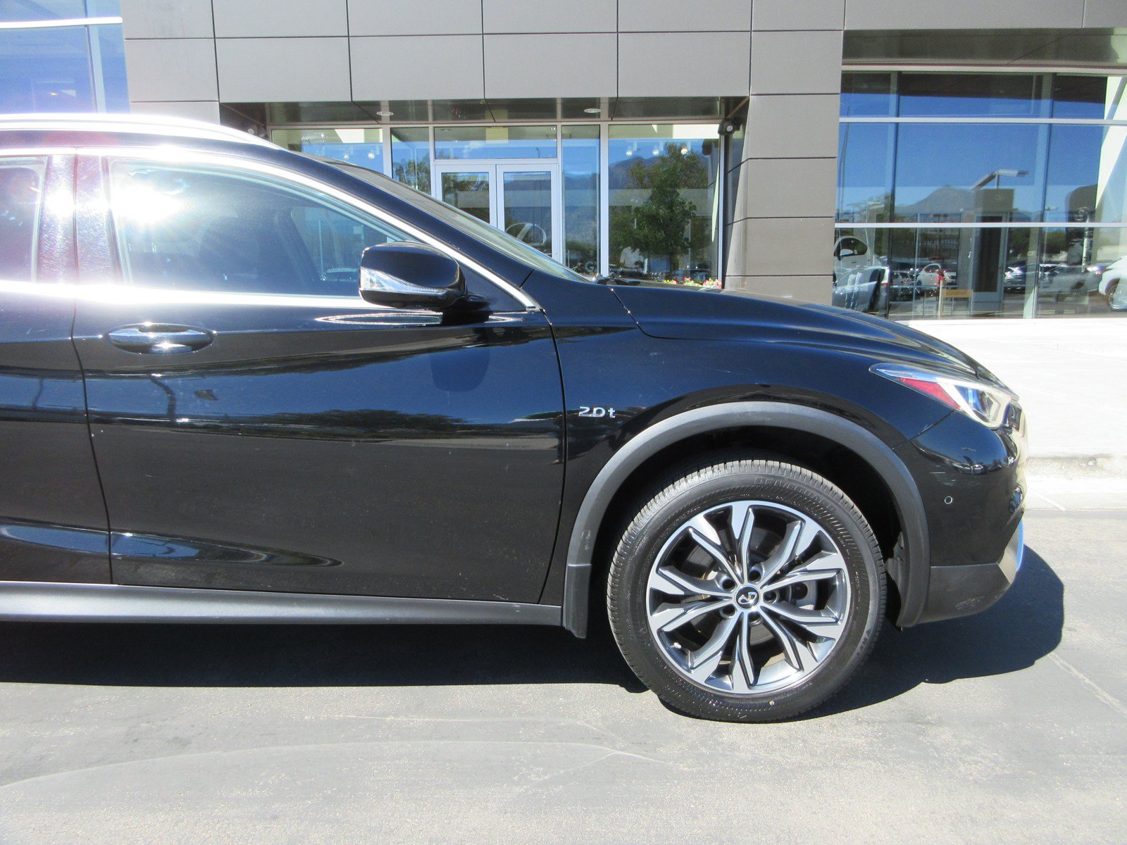 Used 2018 INFINITI QX30 AWD w/ Pro Assist Package image 13