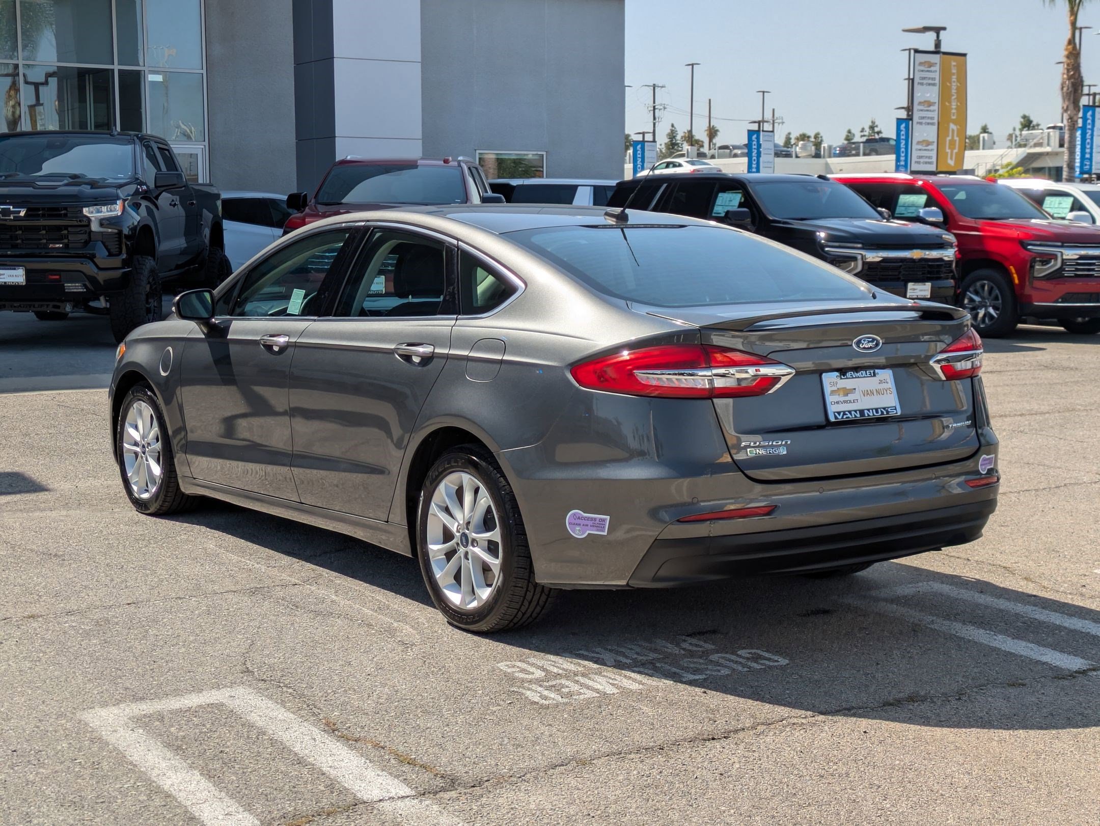 Used 2019 Ford Fusion Energi Titanium FWD image 7