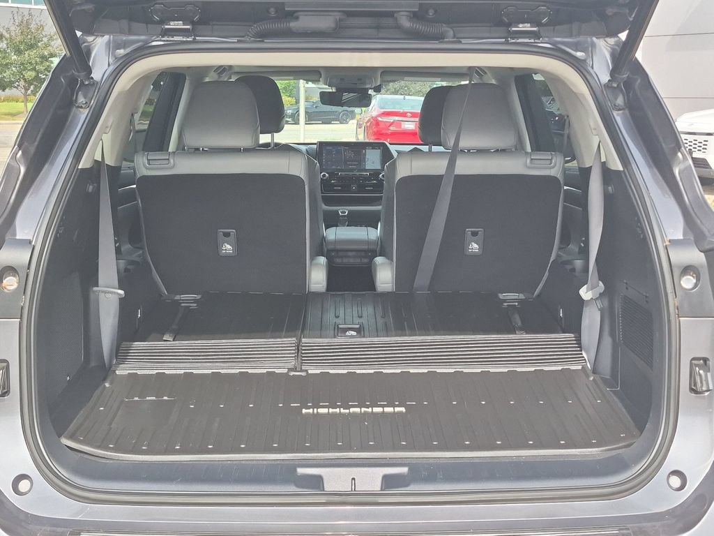 Used 2021 Toyota Highlander Platinum AWD/4WD image 39