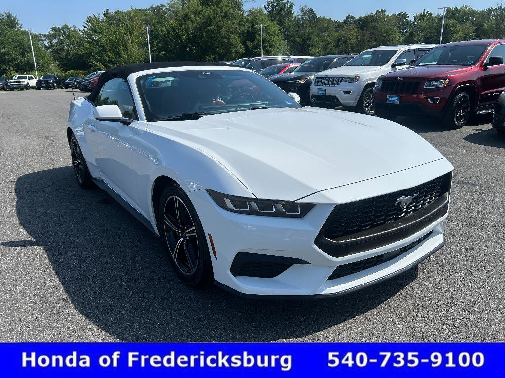 Used 2025 Ford Mustang Premium RWD image 9