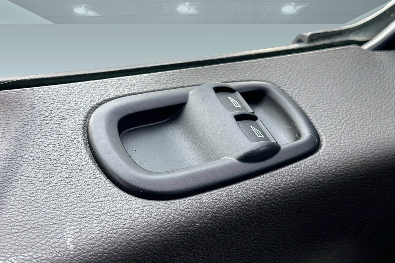 Used 2023 Ford Transit 350 XLT image 23