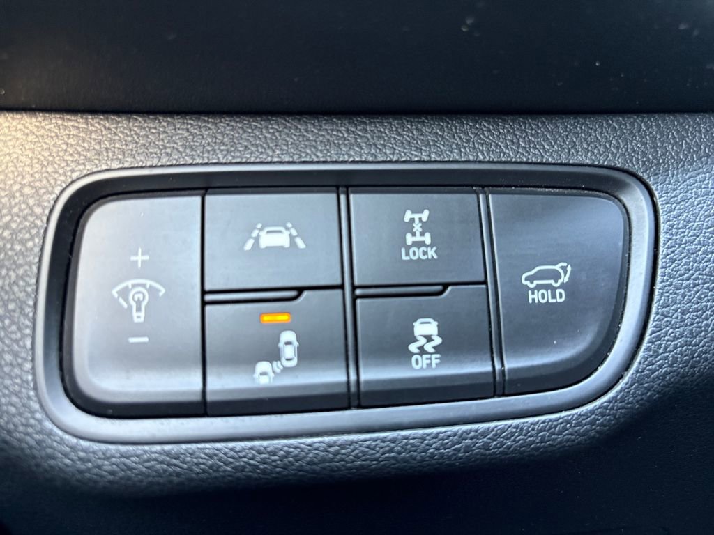 Used 2019 Hyundai Santa Fe Limited image 4