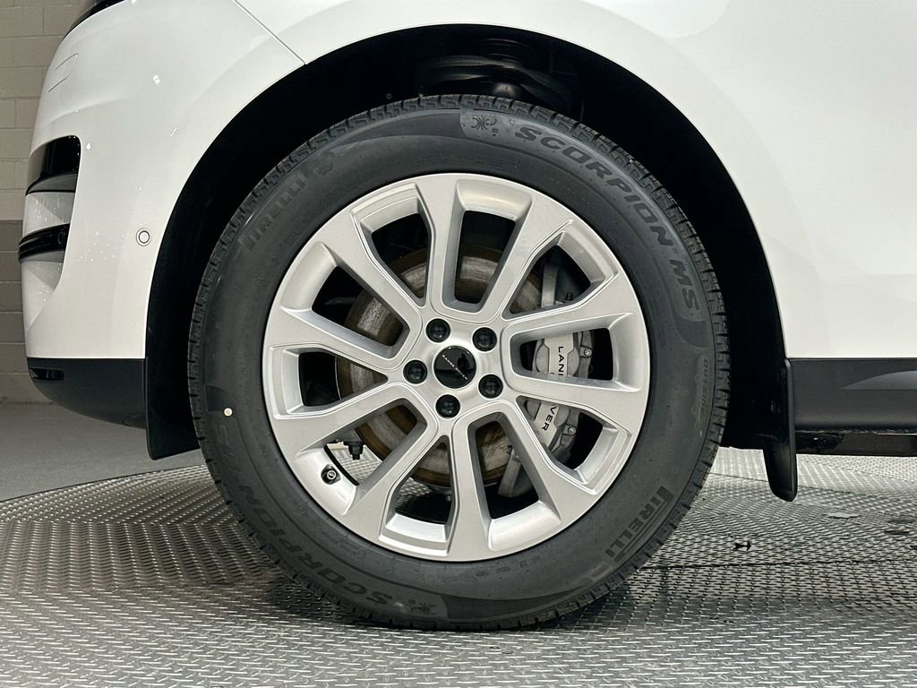 New 2026 Land Rover Range Rover Sport SE AWD/4WD image 17
