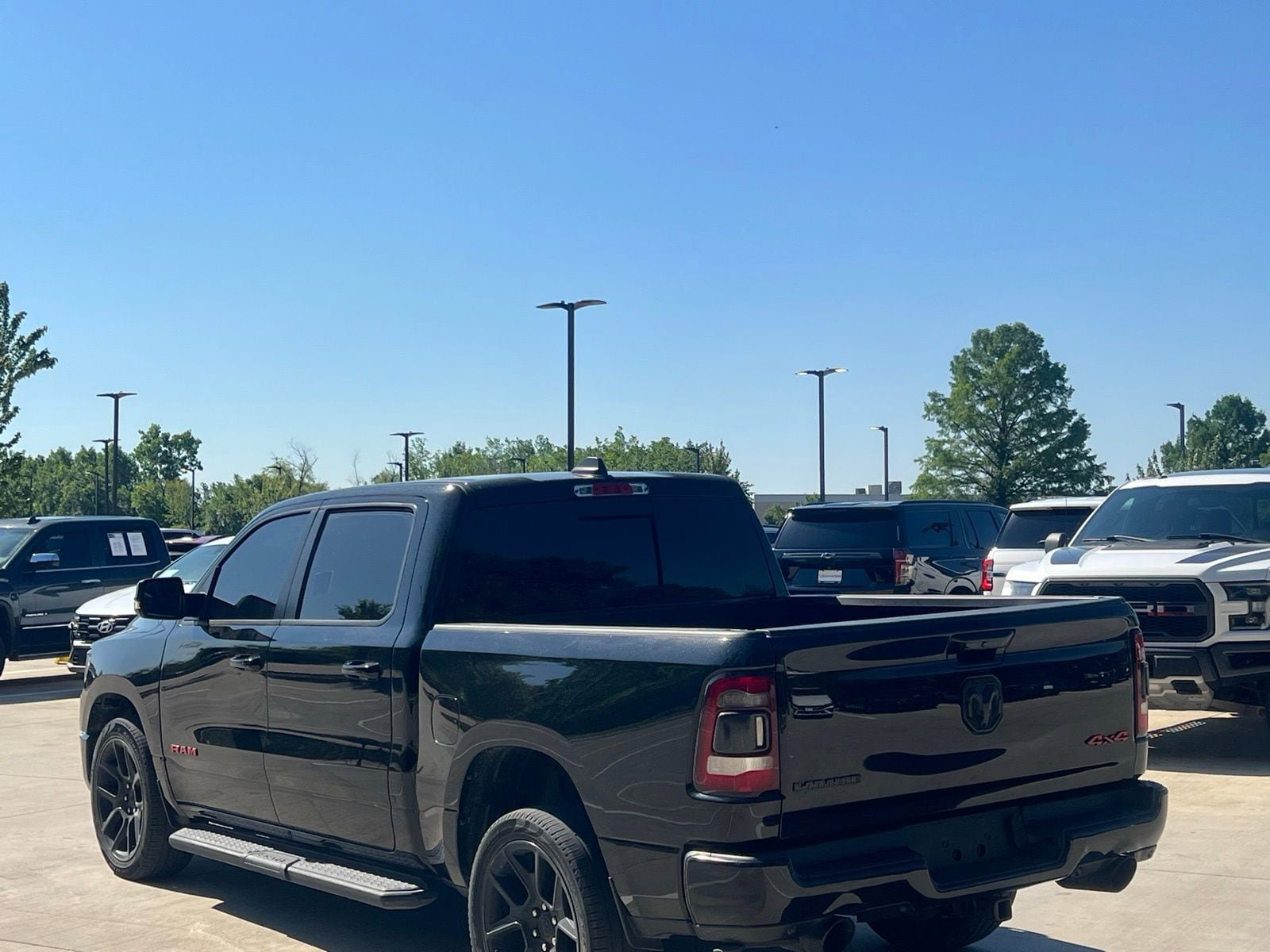 Used 2023 RAM 1500 Laramie AWD/4WD image 8