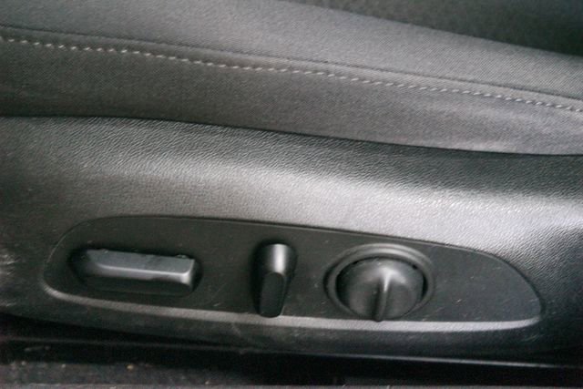 Used 2017 Chevrolet Malibu LT FWD image 18