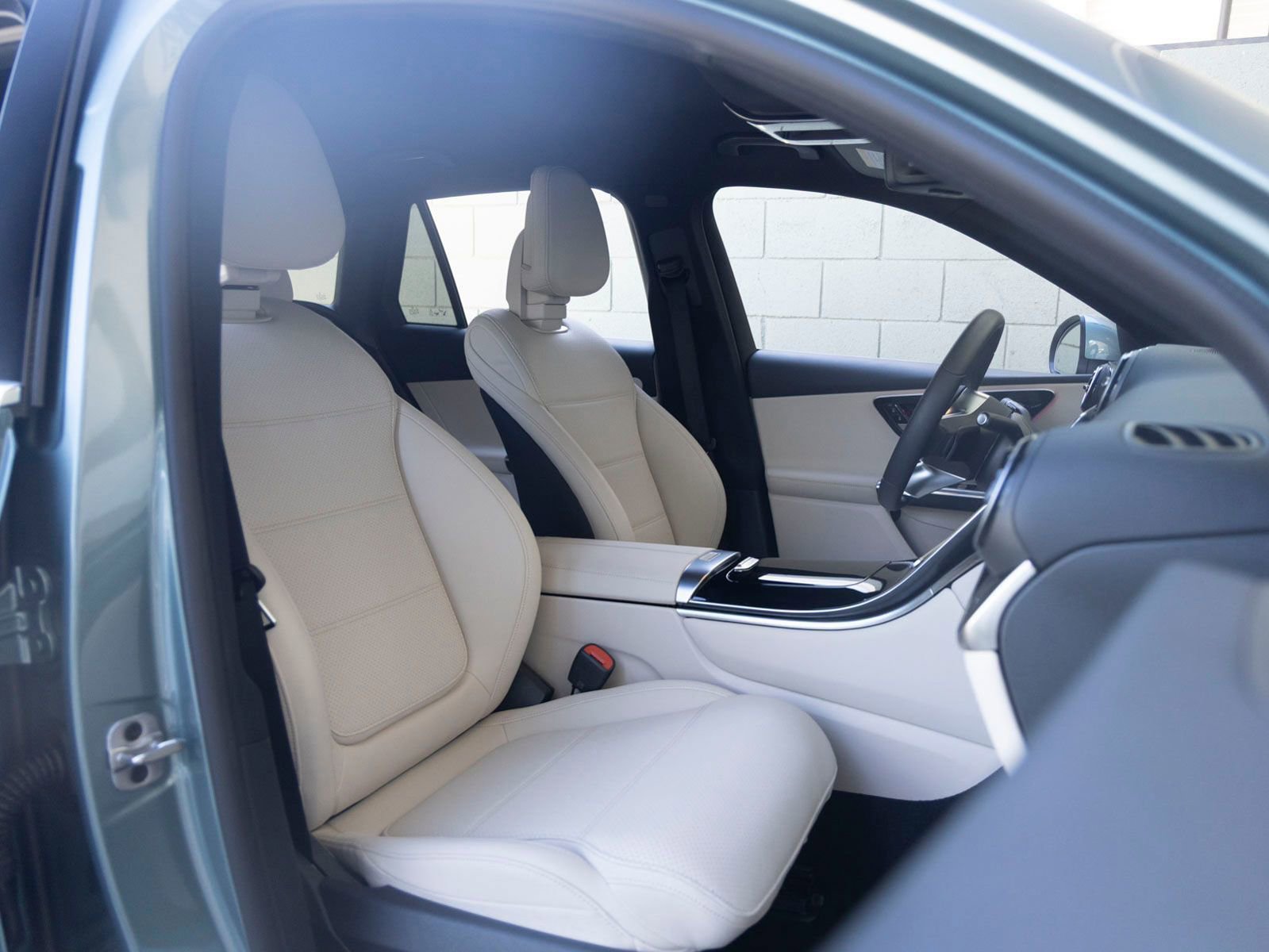 Used 2026 Mercedes-Benz GLC 300 image 26