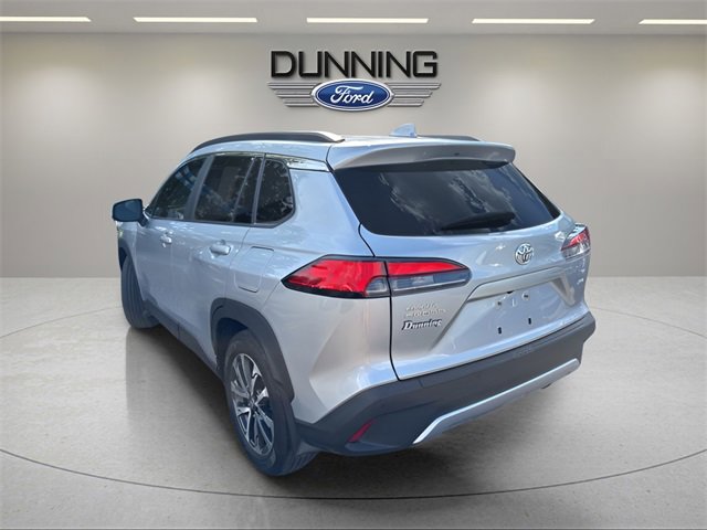 Used 2022 Toyota Corolla Cross XLE image 2