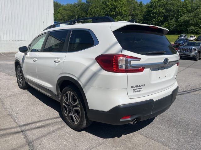 Used 2025 Subaru Ascent Limited AWD/4WD image 8