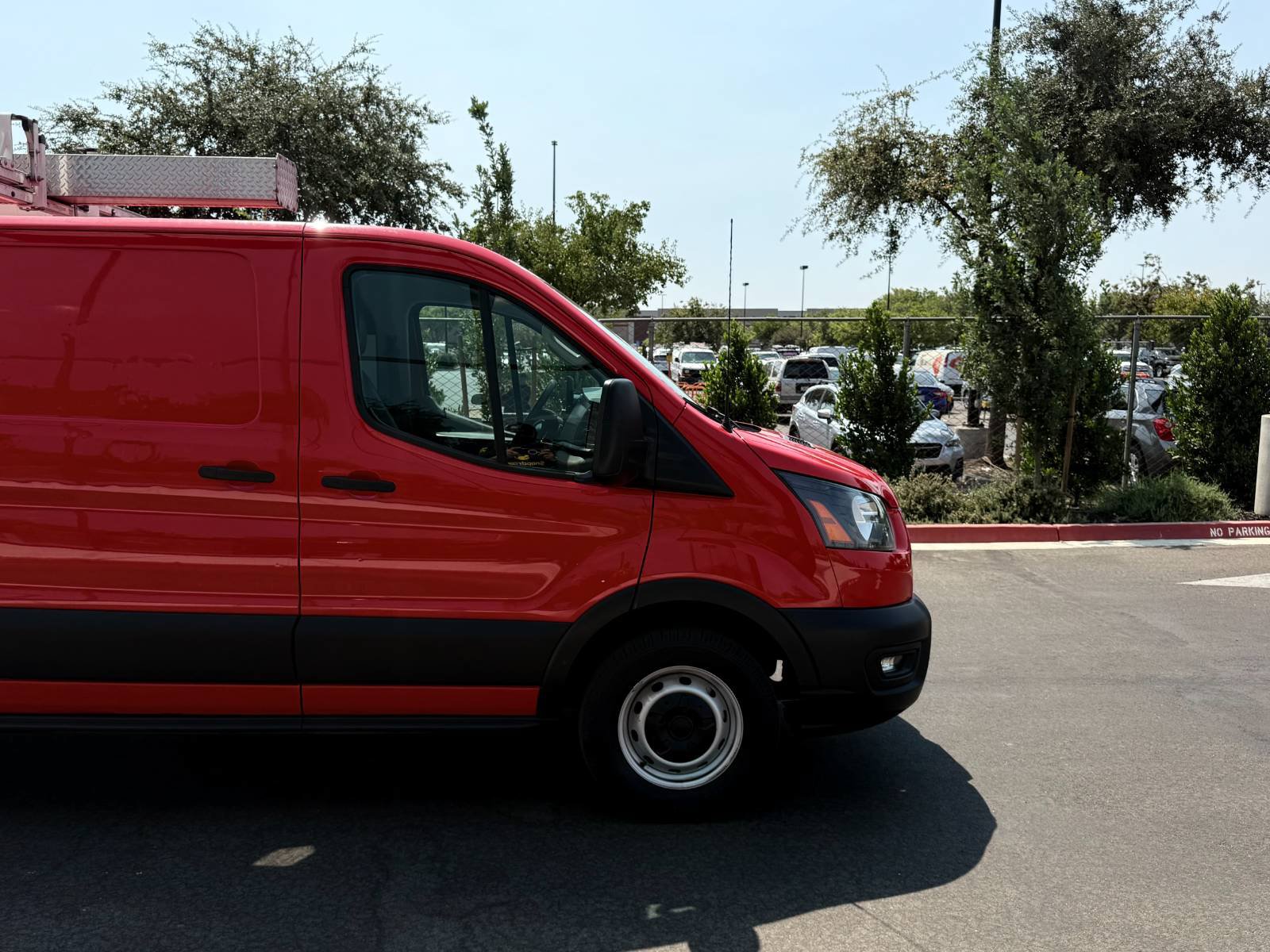 Used 2020 Ford Transit 250 Low Roof RWD image 4