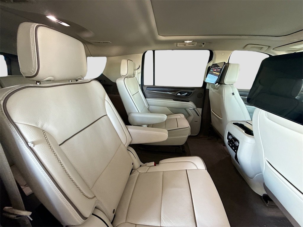 Used 2024 GMC Yukon XL Denali w/ Advanced Technology Package image 27