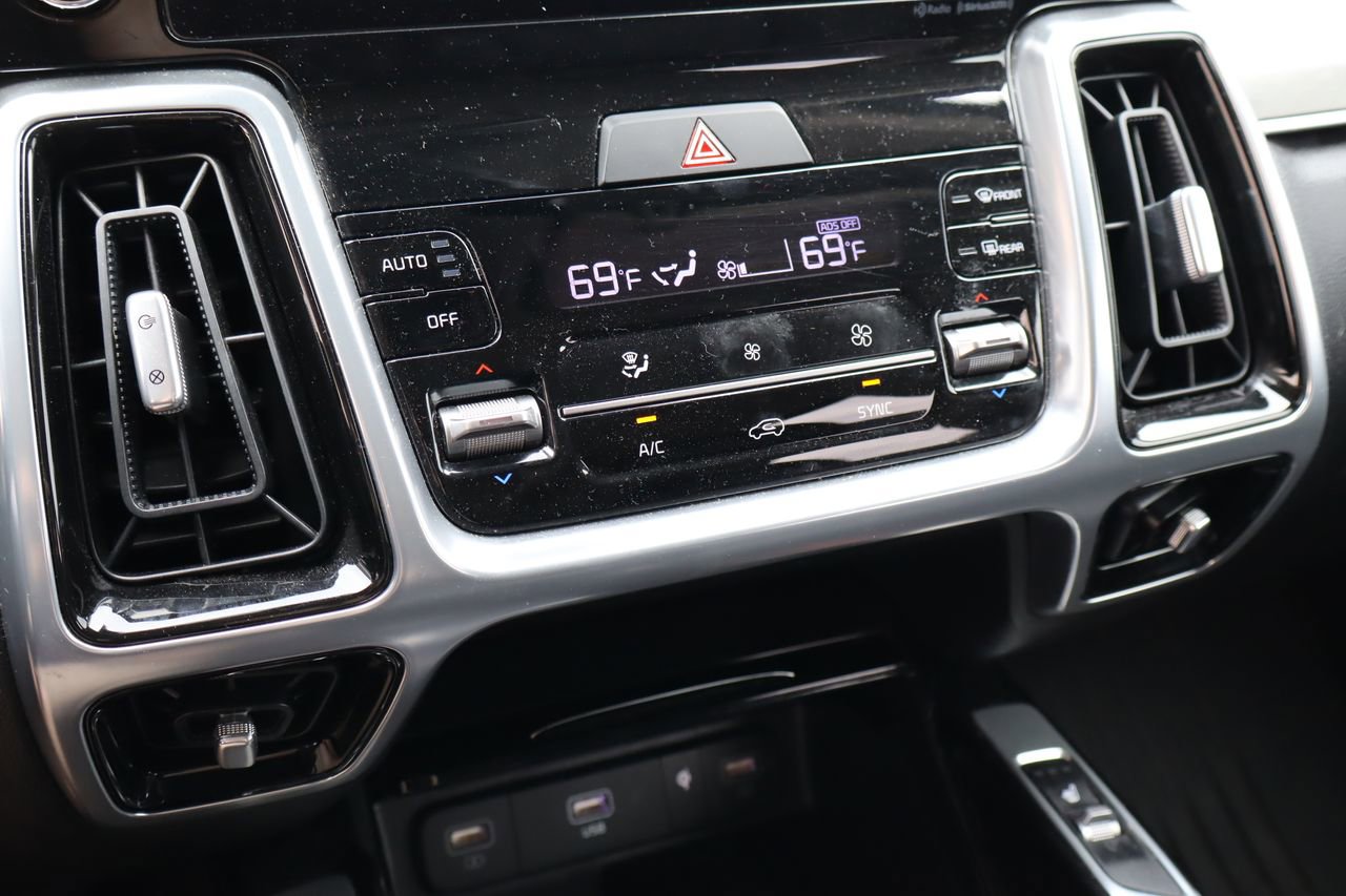 Used 2023 Kia Sorento SX FWD image 25