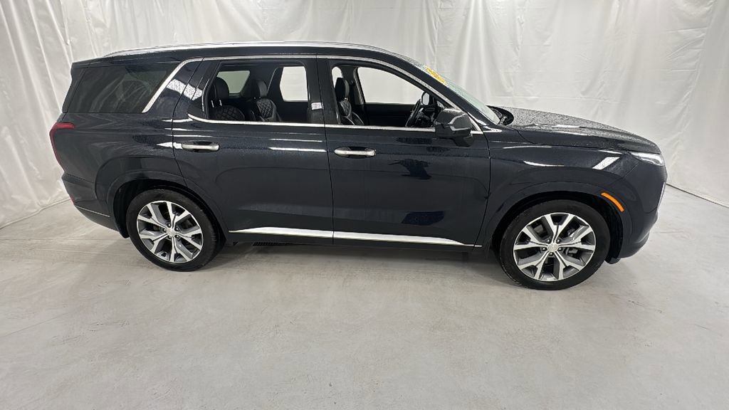 Used 2022 Hyundai Palisade Limited w/ Winter Package image 2