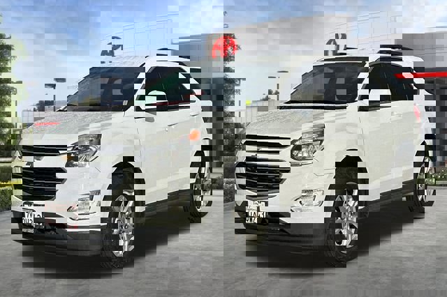 Used 2017 Chevrolet Equinox LT w/ Convenience Package image 3