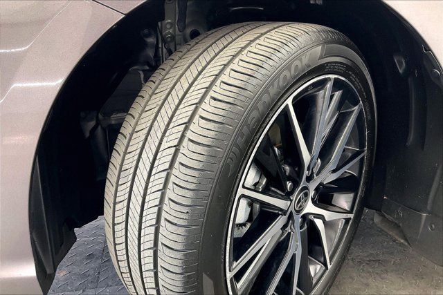 Used 2024 Toyota Camry SE image 33