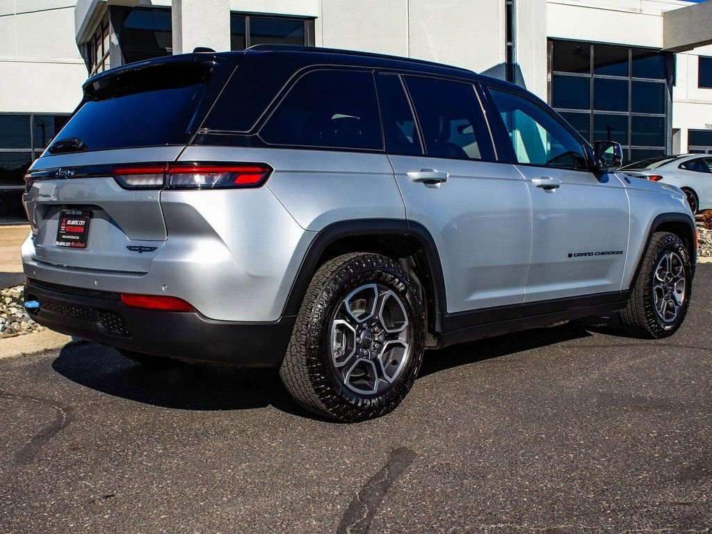 Used 2024 Jeep Grand Cherokee Trailhawk AWD/4WD image 6