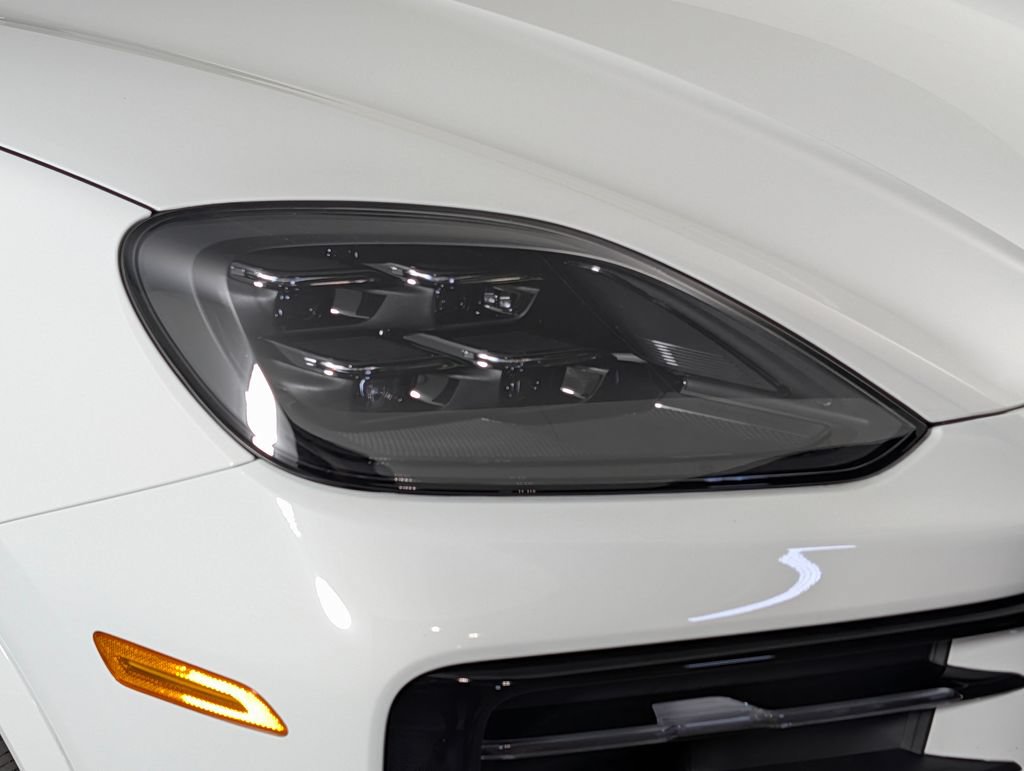 New 2026 Porsche Cayenne Coupe AWD/4WD image 15