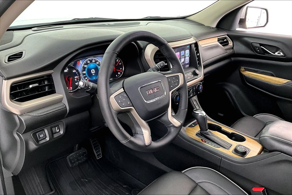 Used 2017 GMC Acadia Denali w/ Technology Package AWD/4WD image 16