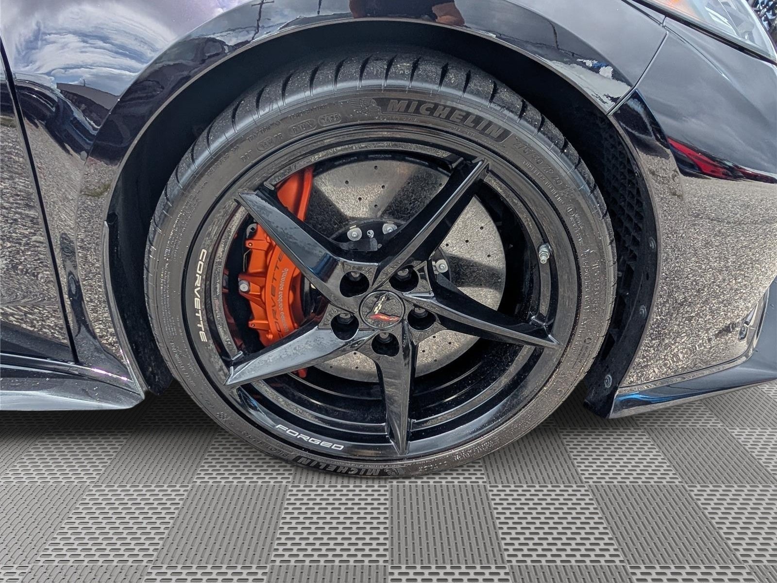 Used 2025 Chevrolet Corvette E-Ray w/ Stealth Interior Trim Package AWD/4WD image 9