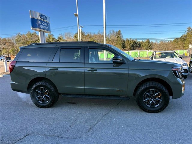 Used 2025 Ford Expedition Tremor image 2