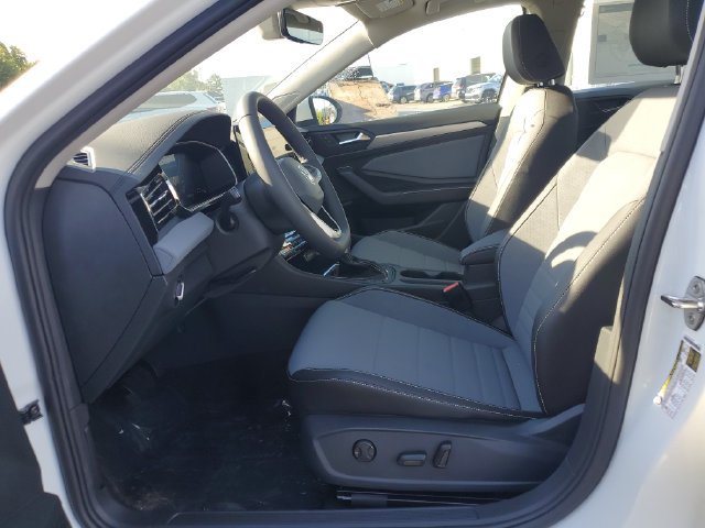 New 2027 Volkswagen Jetta SE FWD image 14