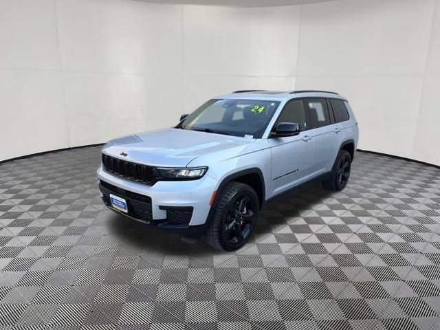 Used 2024 Jeep Grand Cherokee L Altitude AWD/4WD image 13