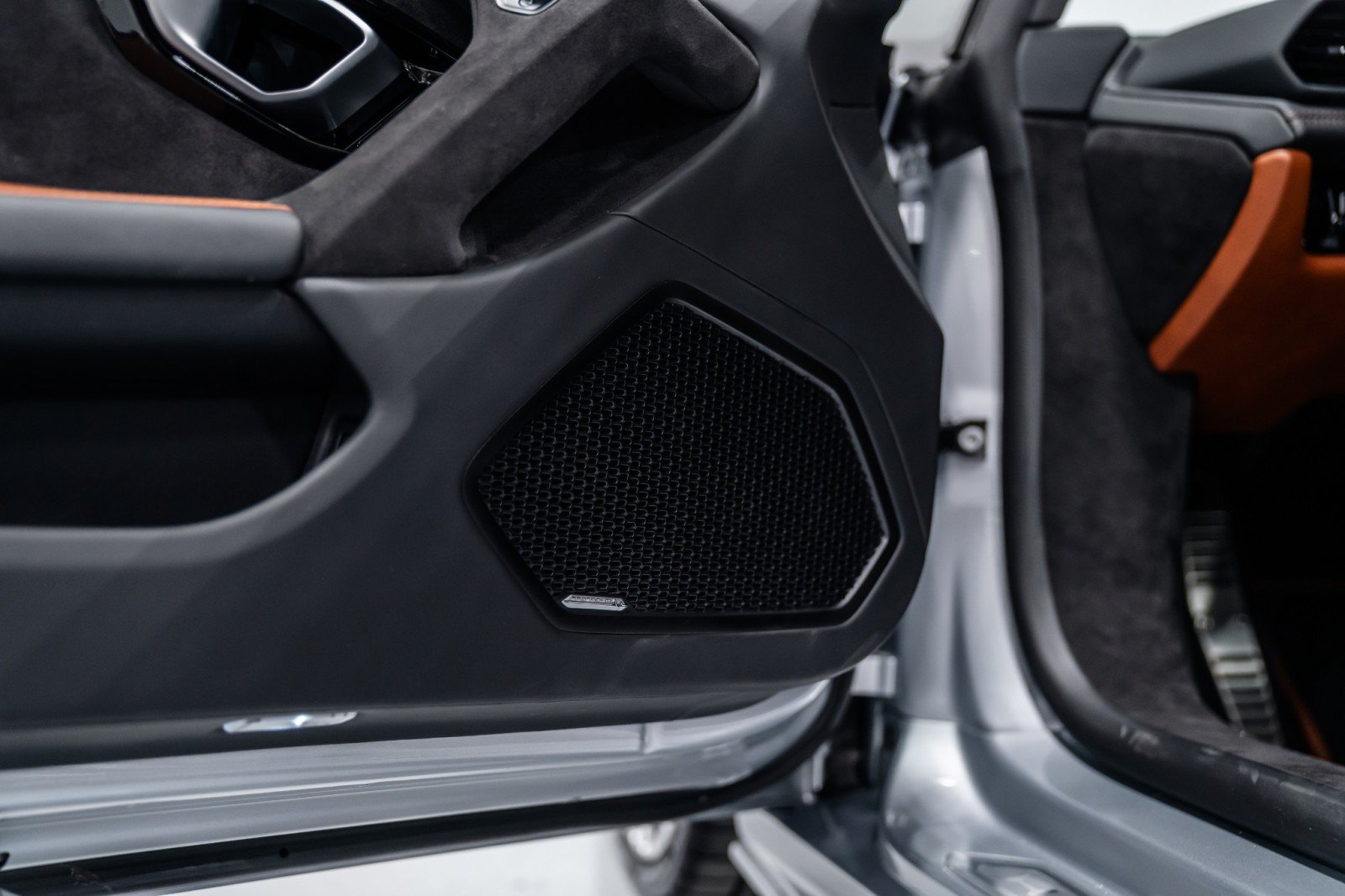 Used 2023 Lamborghini Huracan Tecnica RWD image 11