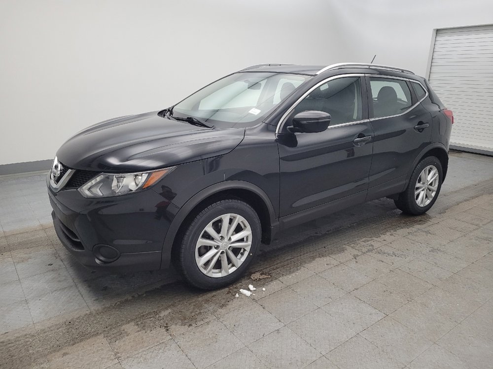 Used 2018 Nissan Rogue Sport SV image 2