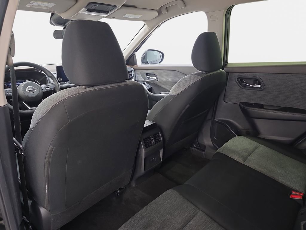 Used 2023 Nissan Rogue SV image 12
