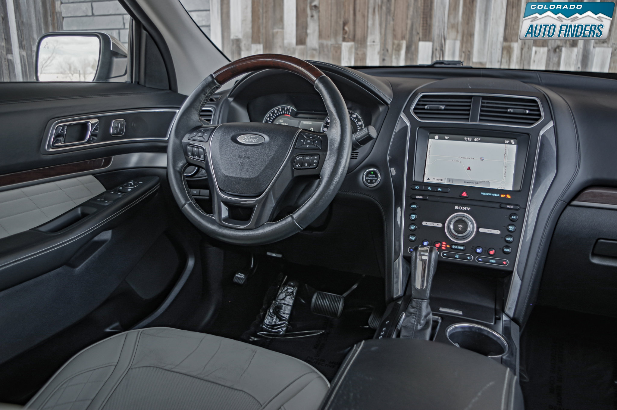 Used 2019 Ford Explorer Platinum image 16