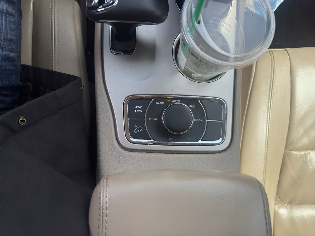 Used 2014 Jeep Grand Cherokee Limited image 12