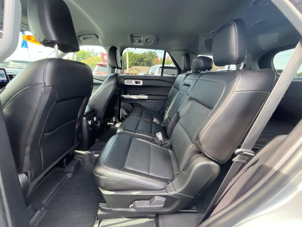 Used 2022 Ford Explorer Limited image 12