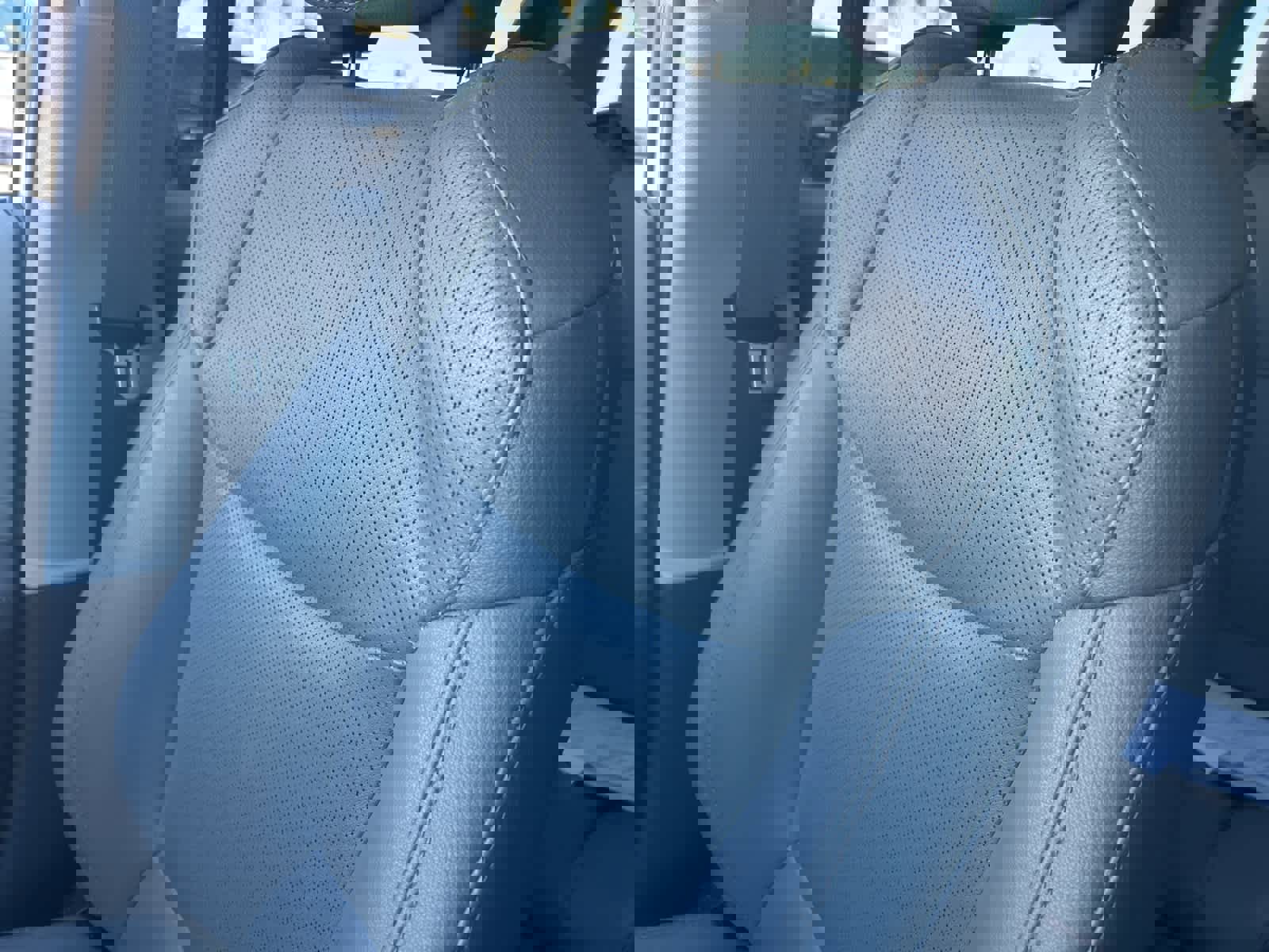 Used 2022 Toyota Sienna Limited image 40