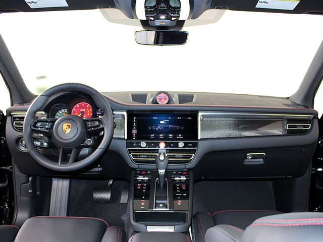 New 2026 Porsche Macan GTS image 13