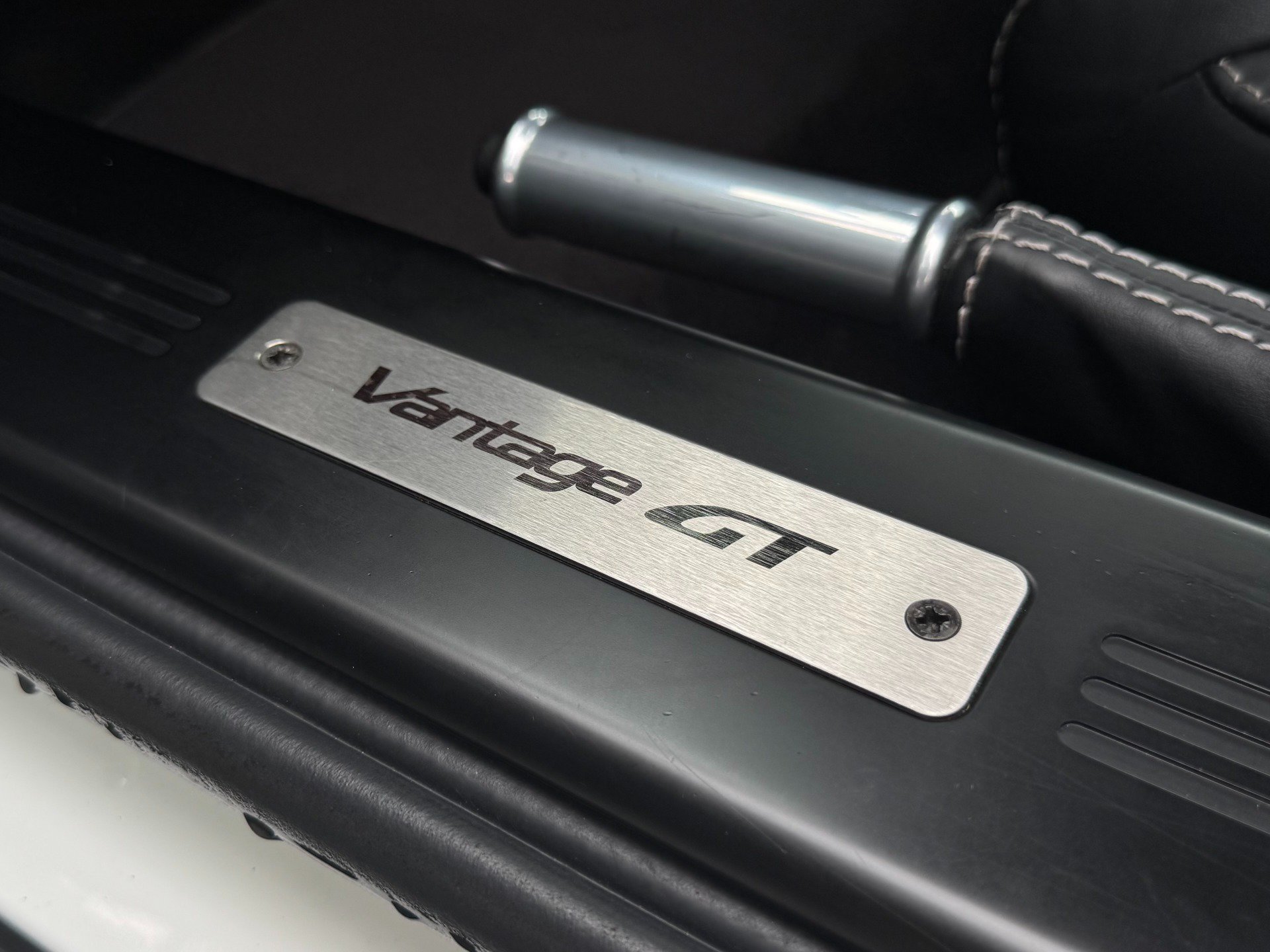 Used 2015 Aston Martin V8 Vantage GT RWD image 57