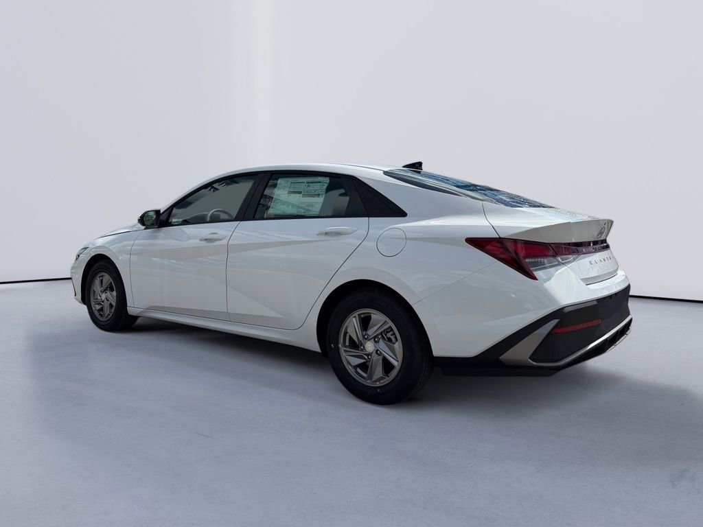 New 2026 Hyundai Elantra SE FWD image 5