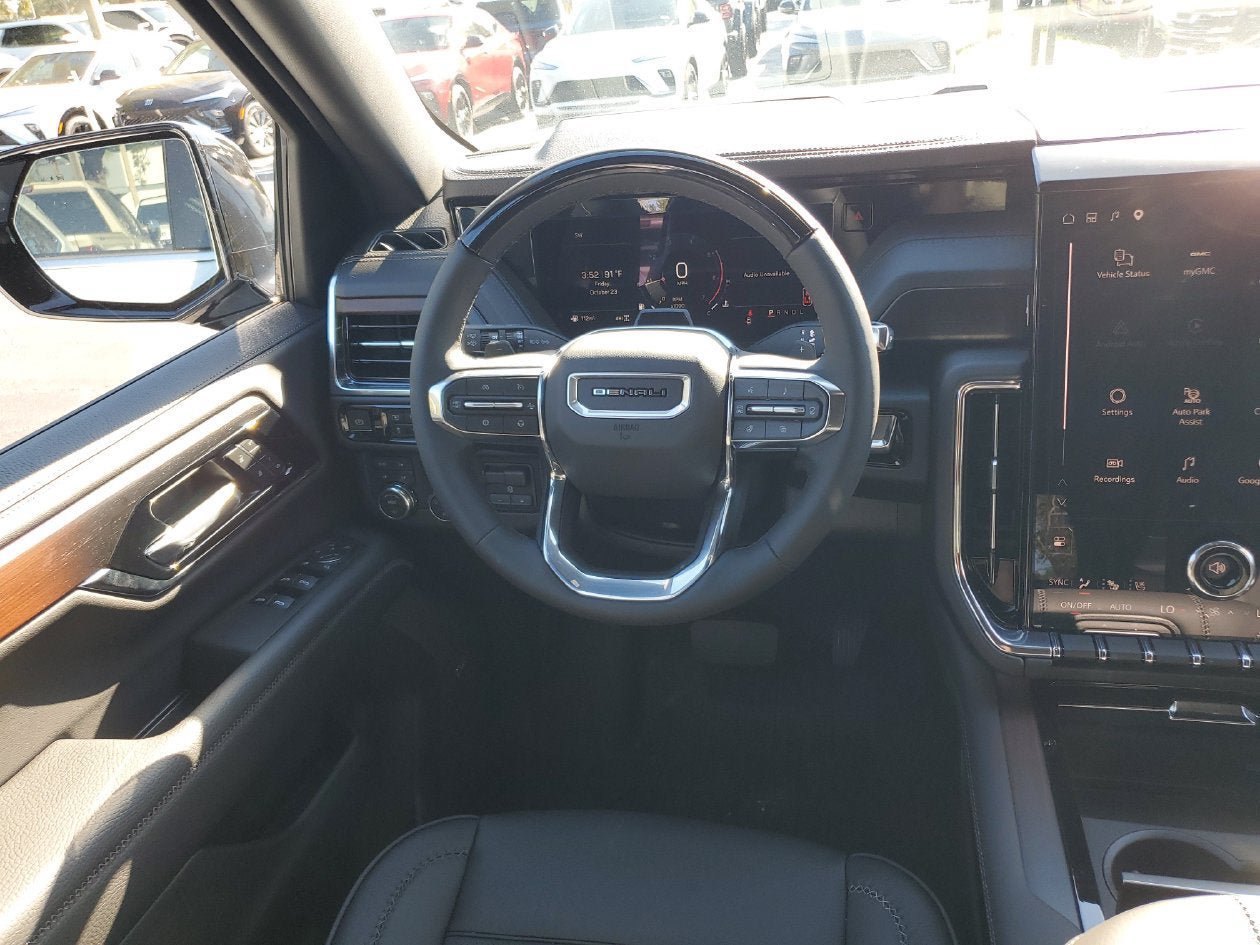 New 2026 GMC Yukon Denali w/ Denali Reserve Package AWD/4WD image 13