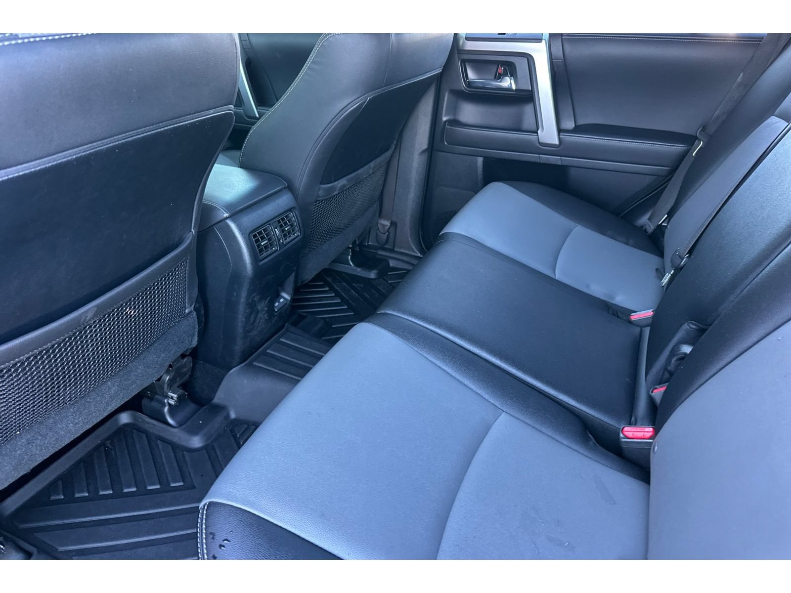 Used 2023 Toyota 4Runner SR5 Premium w/ Moonroof Package RWD image 13