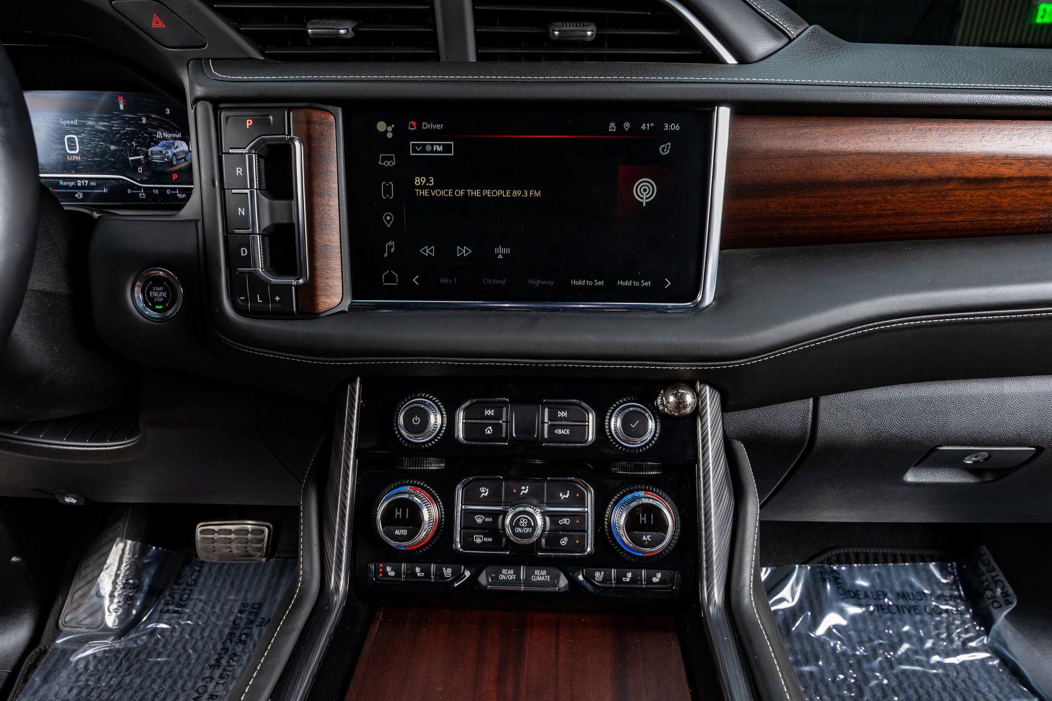 Used 2023 GMC Yukon XL Denali Ultimate image 24