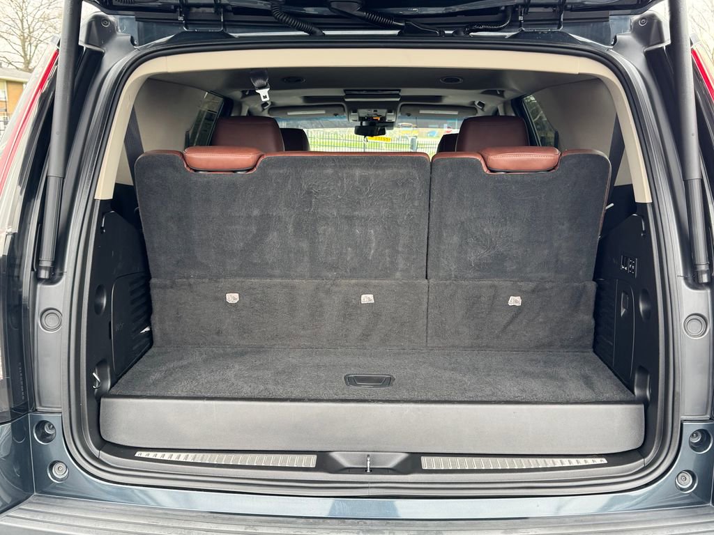 Used 2019 Cadillac Escalade Luxury AWD/4WD image 19