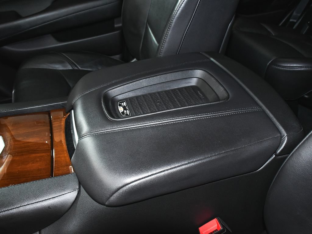 Used 2020 Cadillac Escalade Luxury AWD/4WD image 40