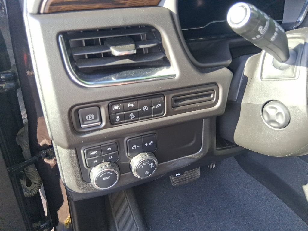 Used 2022 Chevrolet Suburban Premier AWD/4WD image 11