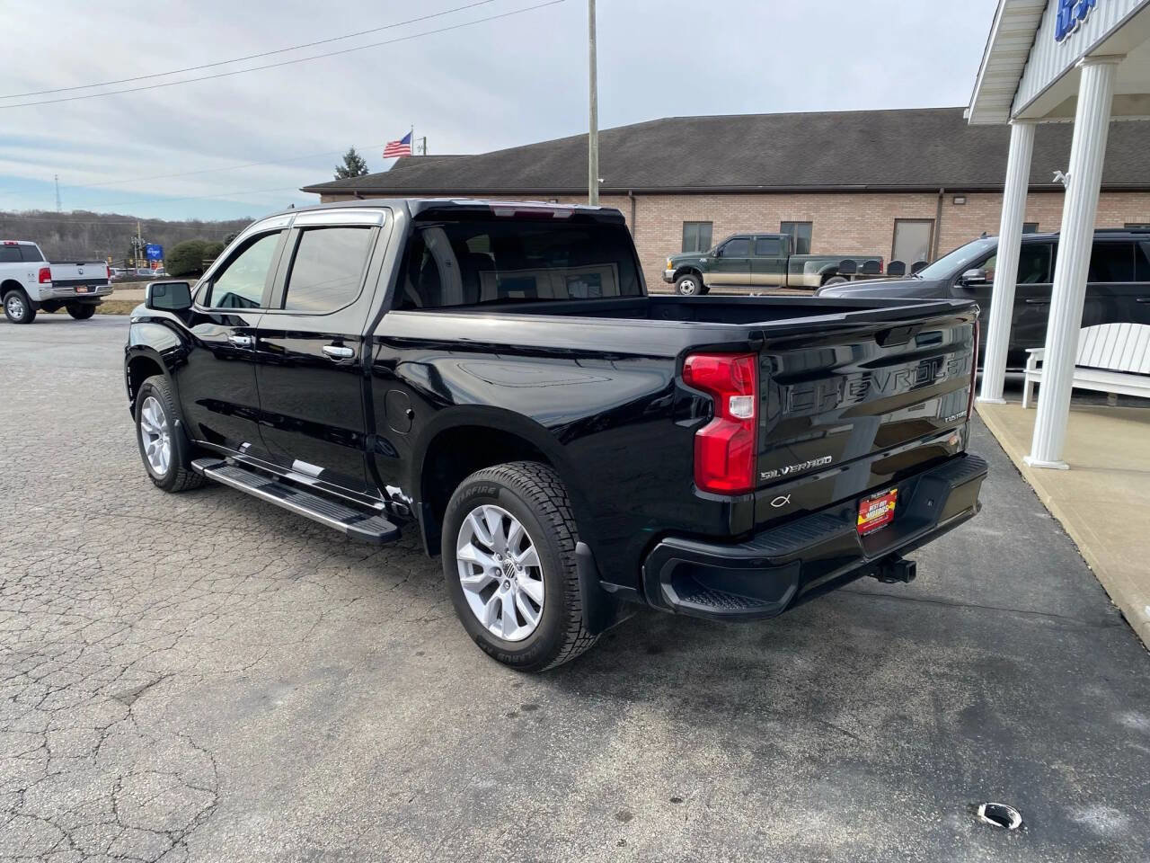 Used 2020 Chevrolet Silverado 1500 Custom w/ Custom Value Package image 5