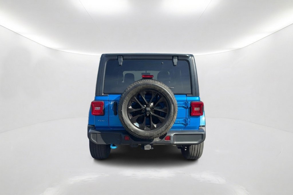 Used 2023 Jeep Wrangler Unlimited Sahara AWD/4WD image 7