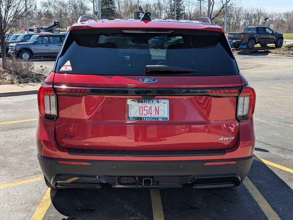 Used 2025 Ford Explorer ST-Line w/ Premium Package image 4