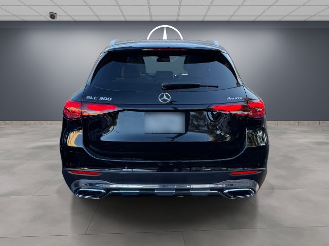 Used 2025 Mercedes-Benz GLC 300 4MATIC image 5