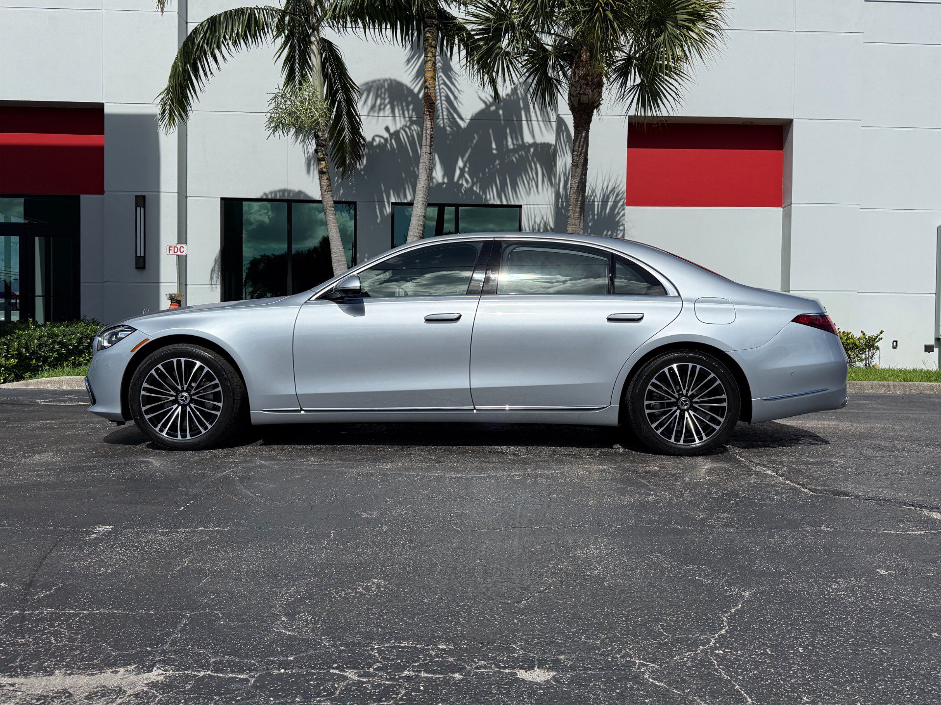 Used 2023 Mercedes-Benz S 580e 4MATIC Sedan image 12