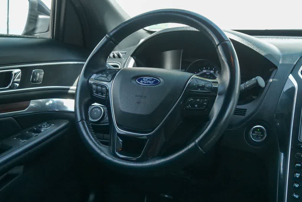Used 2017 Ford Explorer Limited w/ Equipment Group 301A FWD image 14