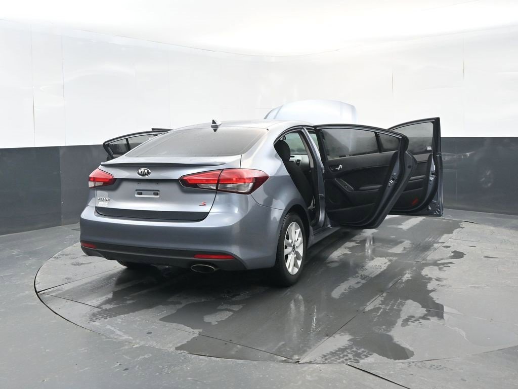Used 2017 Kia Forte S image 33